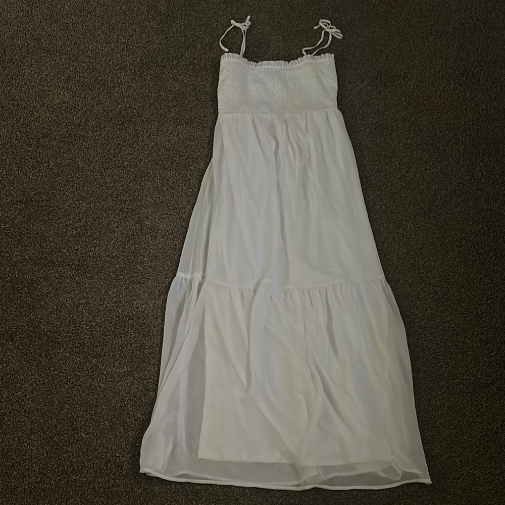 Elegant White Maxi Dress